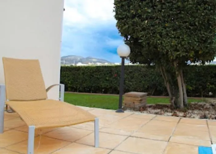 Beautiful Five Minutes From Beach! 珊瑚湾