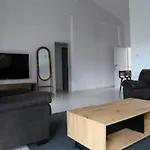 דירה Beautiful Five Minutes From Beach! *
