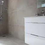 דירה Beautiful Five Minutes From Beach!