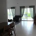 Beautiful Five Minutes From Beach! *