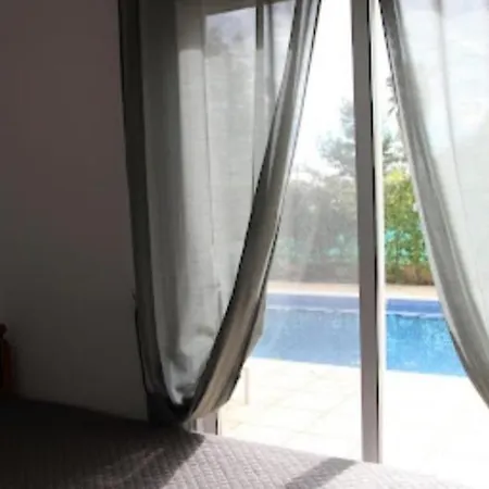 Beautiful Five Minutes From Beach! Apartament