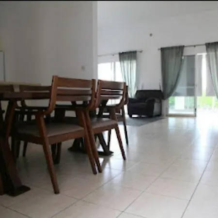 Beautiful Five Minutes From Beach! * Coral Bay