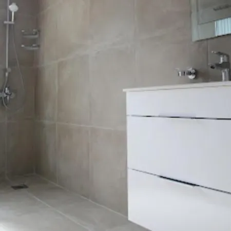 Beautiful Five Minutes From Beach! Coral Bay