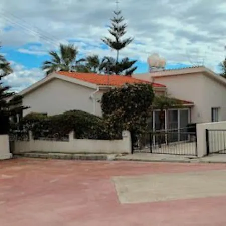 Beautiful Five Minutes From Beach! Apartament Coral Bay