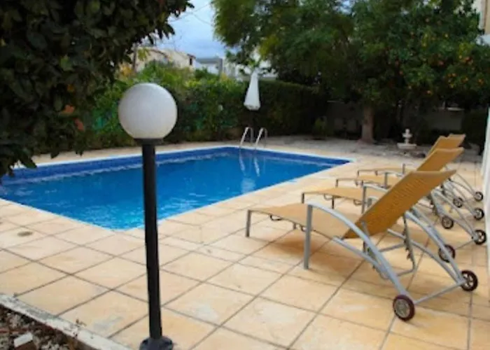 Beautiful Five Minutes From Beach! Apartmán