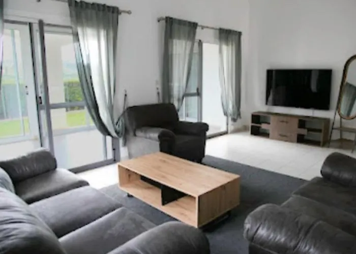 Beautiful Five Minutes From Beach! Coral Bay