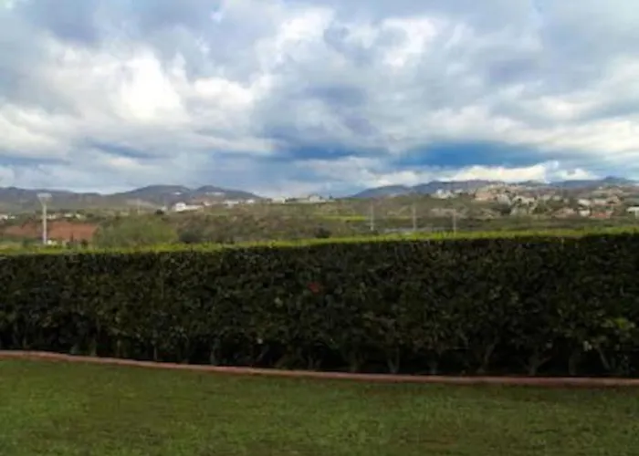 Beautiful Five Minutes From Beach! *