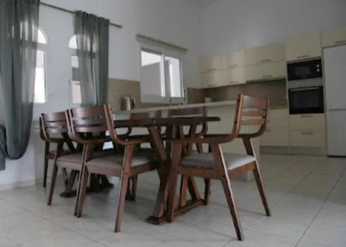 Beautiful Five Minutes From Beach! Apartmán